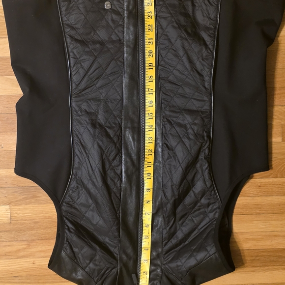 Harley Davidson Motorcycle XL Black Quilted Faux Leather Vest Stretch Panels - Picture 9 of 10